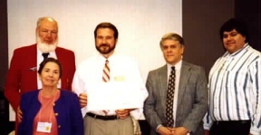 photo1low.jpg (27297 bytes)