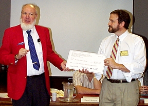 photo2low.jpg (25977 bytes)