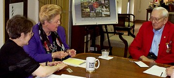 photo3low.jpg (23797 bytes)