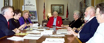 photo4low.jpg (31984 bytes)