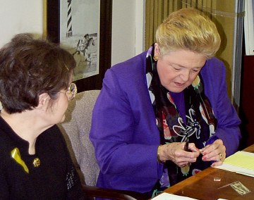 photo6low.jpg (32600 bytes)